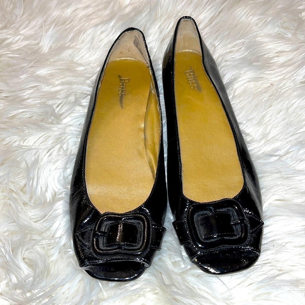 Bass black shoes. Size 7 1/2.